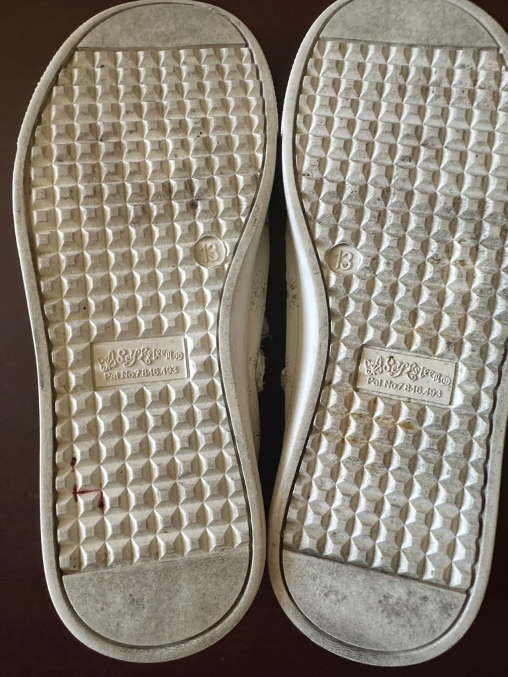 ##109, Young Girl Size 13, Self Esteem Cream Bow Mary Jane Shoes